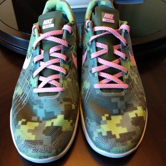nike metcon camo womens